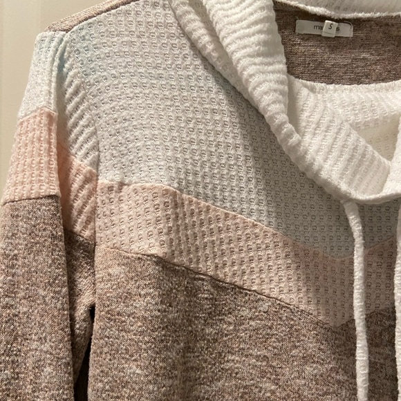 Maurice’s sweater - Picture 2 of 4